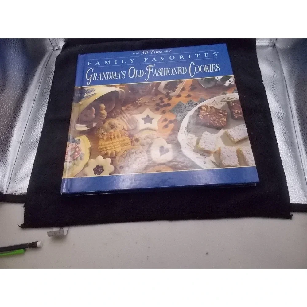 Grandma's Old-Fashioned Cookies All Time Family Favorites Hardcover Cookbook